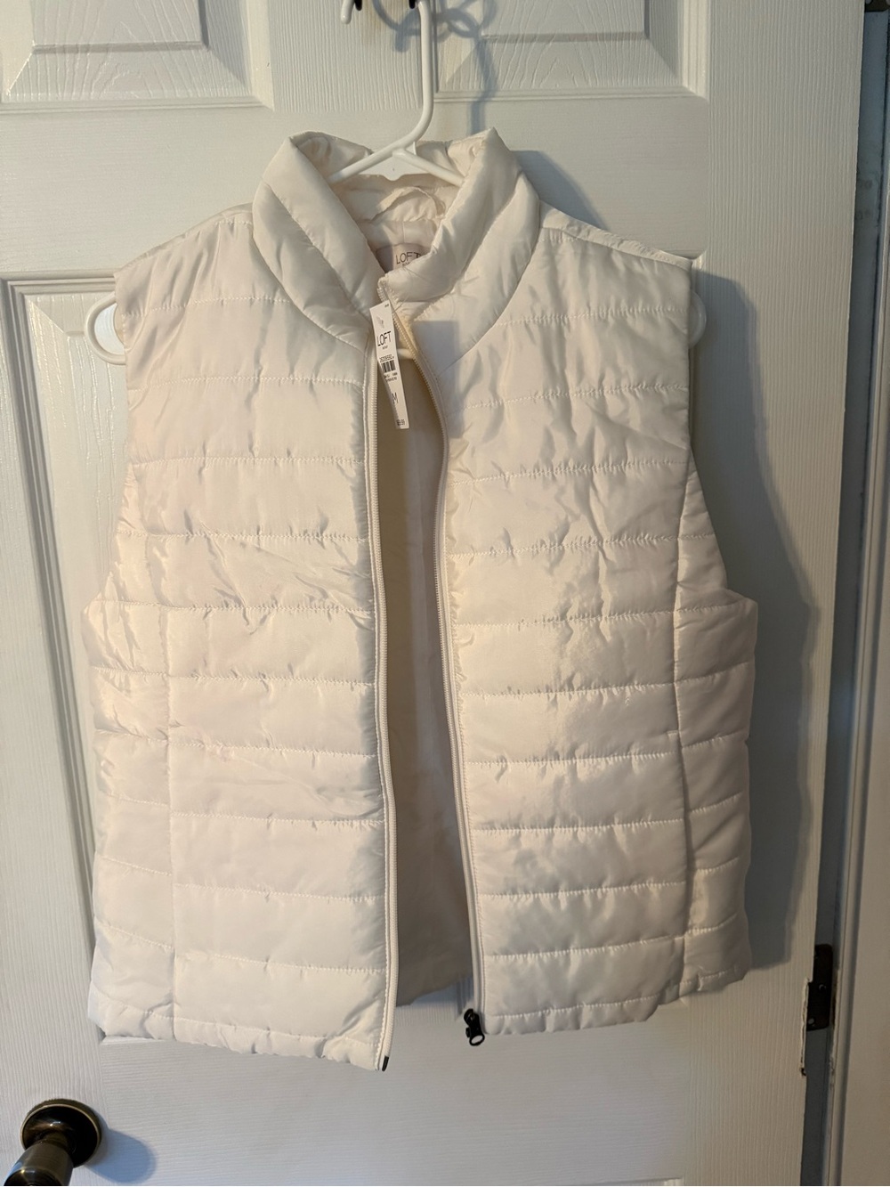 LOFT Ivory Quilted Puffer Vest